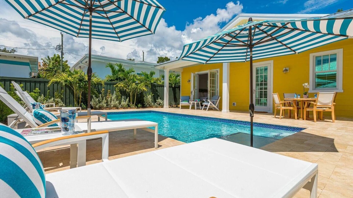 Grandview Heights House | The Luxe Sunshine Villa w/*Private Pool House*