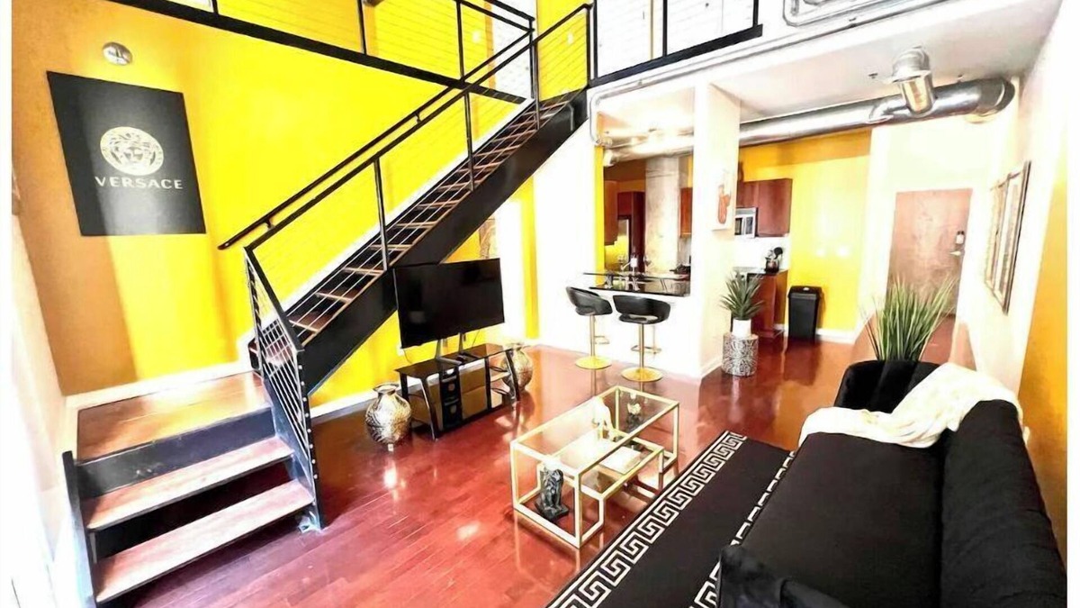 Loring Heights Apartment | ⭐️The Luxurious VERSACE LOFT⭐️MIDTOWN/LENOX/BUCKHEAD