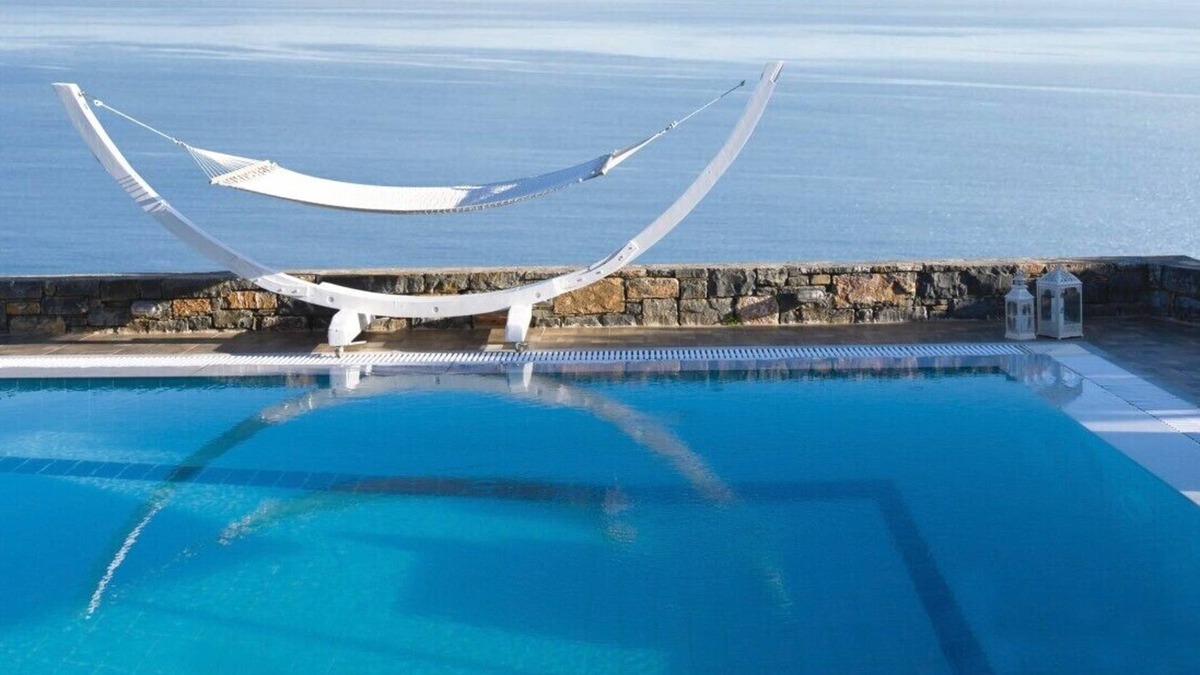 Katsikia Villa | The luxurious villa 'Friends" is located in one of the most beautiful areas