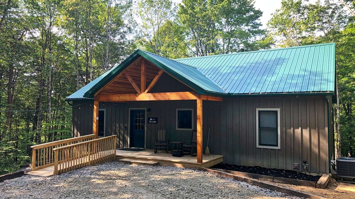 Logan Cabin | The Lyric - Hot tub, fire pit, game room & private playground