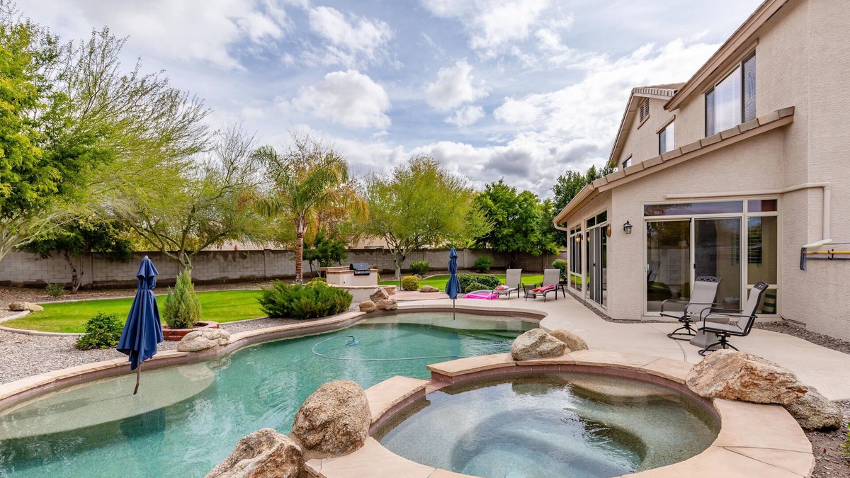 Rovey Farm Estates House | The Magic on Midway Luxury Home in Glendale - 5 BR/2.5 Bath/Unique Game Room