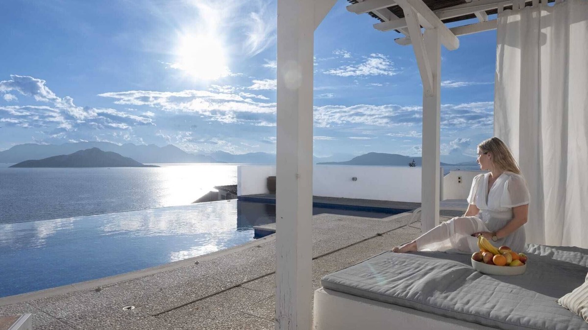 Kontos House | The Magnificent Villa Melandrina is an exceptional and rare jewel on Aegina isla
