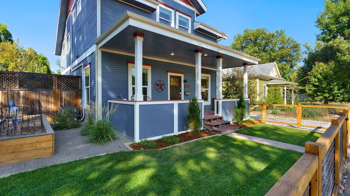 Old Town West House | The Magnolia House in Old Town - Private Hot Tub