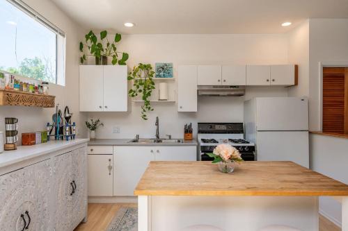 Calabasas Apartment | The Malibu Retreat Apartments