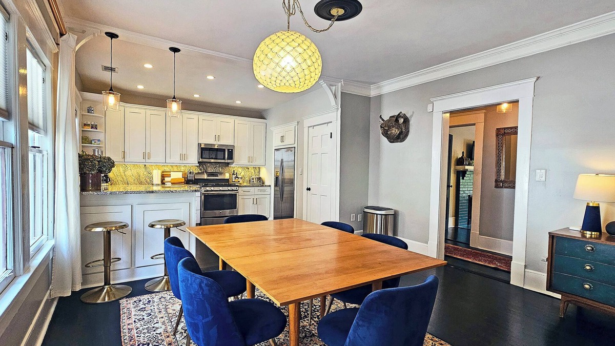 East Side House | The Manhattan, 3BR/2Bath, Spacious Craftsman in Grant Park/ATL, Screened Porched