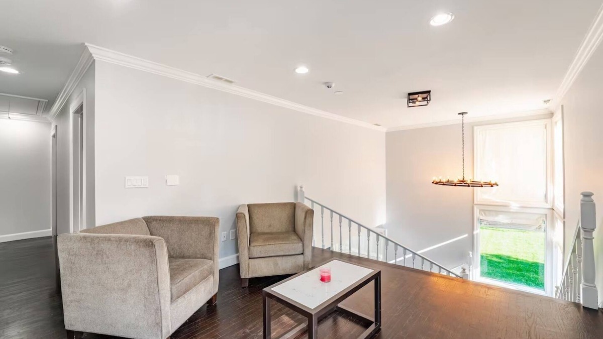 Norwalk Apartment | The Mansion Hotel-style