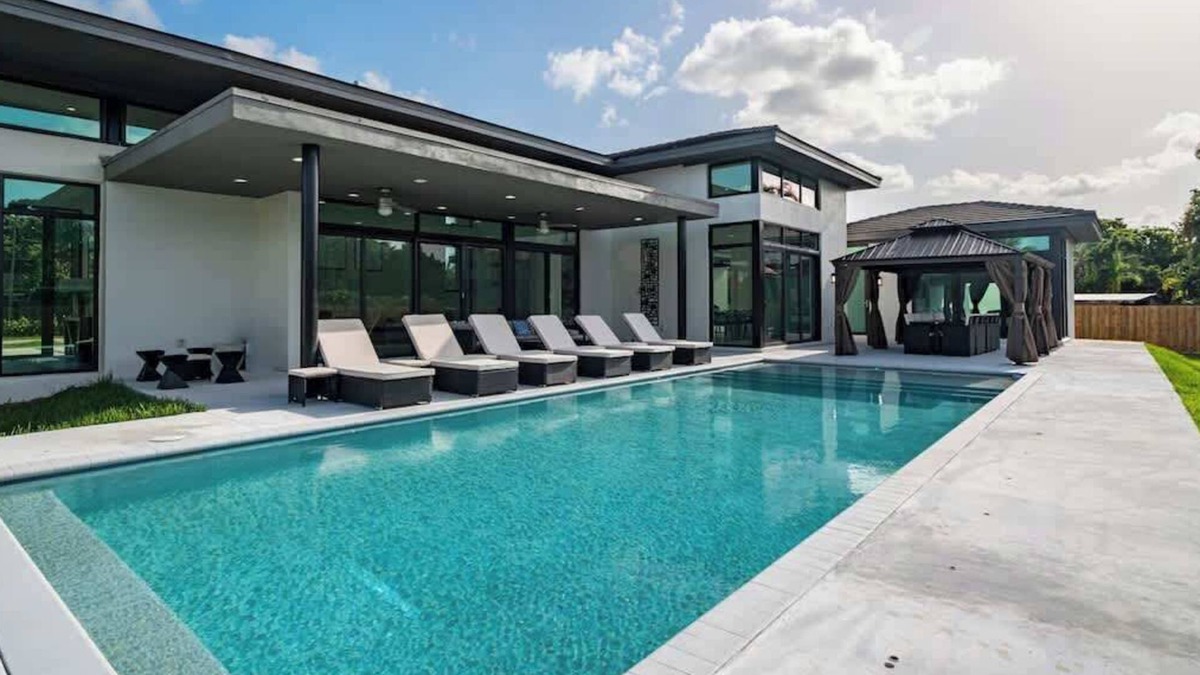Plantation House | The Mansion One and Only Luxurios 8,000 ft Villa