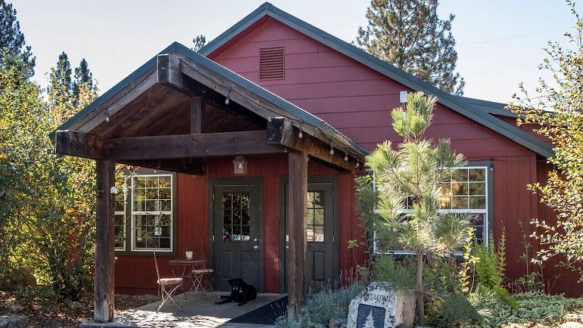 Crouch Cabin | The Mansion @ Uncle Billy Bob's