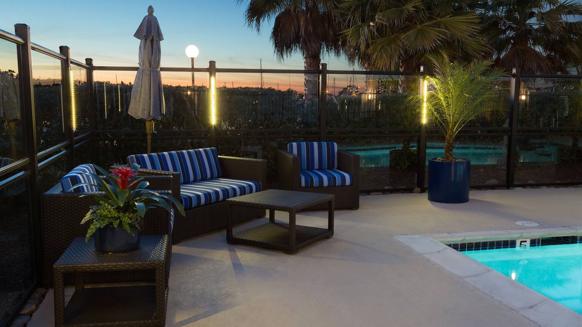 San Leandro Hotel | The Marina Inn on San Francisco Bay