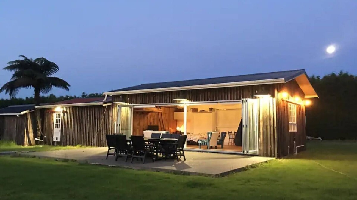 Te Horo Apartment | The Mars Barn, Sauna, Stars & Serenity