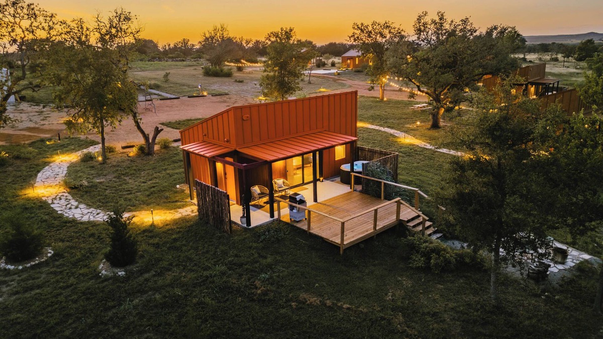 Stonewall Cabin | The Martinsburg