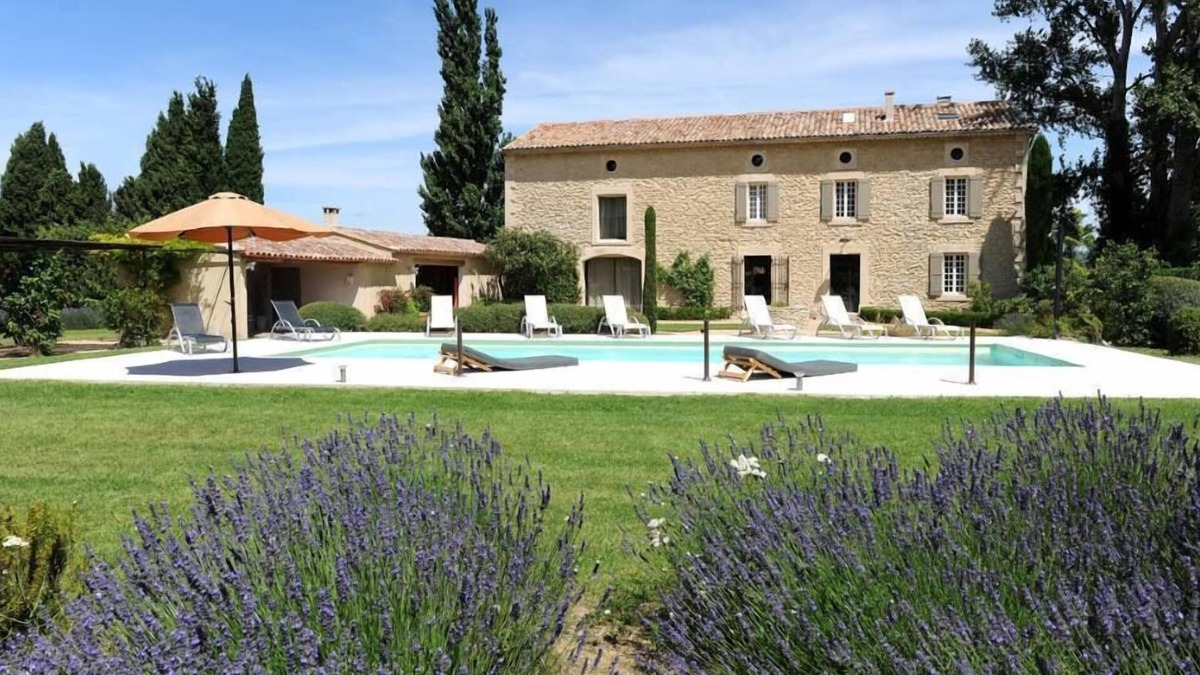 Robion House | The Mas Molière, a provencal house full of character