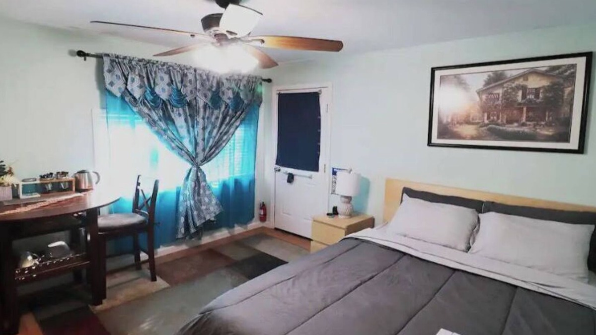 Vallejo Apartment | The Master's Bed & Bath Guest Suite!