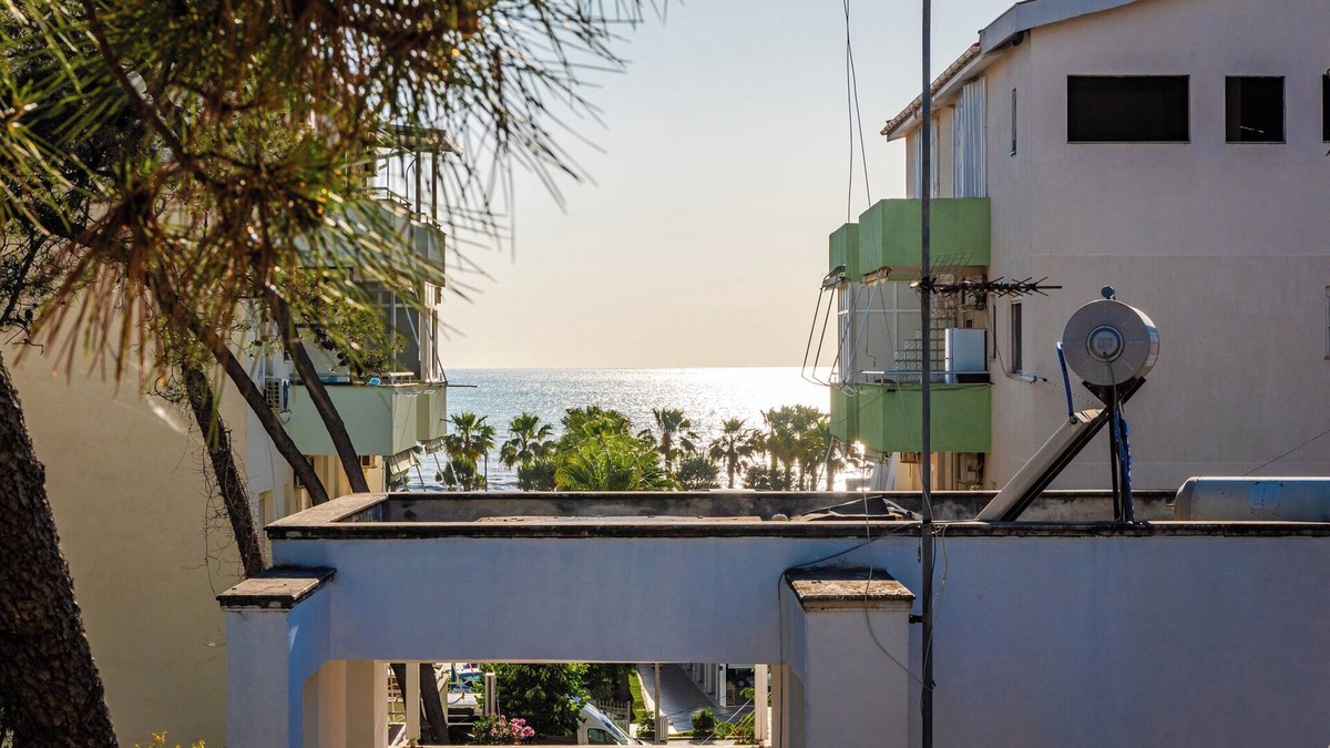 Golem Apartment | The Master Seaside Duplex by PS