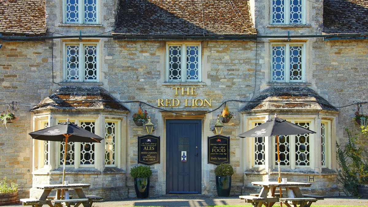 Evenley Cottage | THE MATCHBOX, pet friendly, with open fire in Evenley