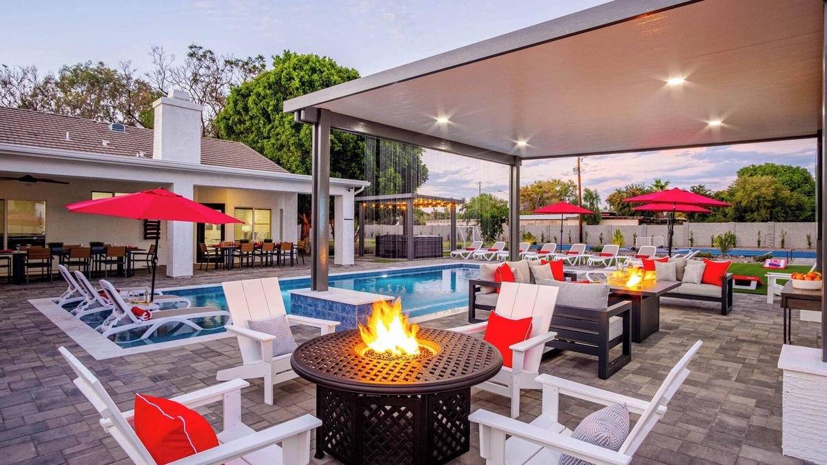 Gilbert House | The Max Resort! 1.5 Acres! Enjoy Pickle Ball, Pool, & Fun!
