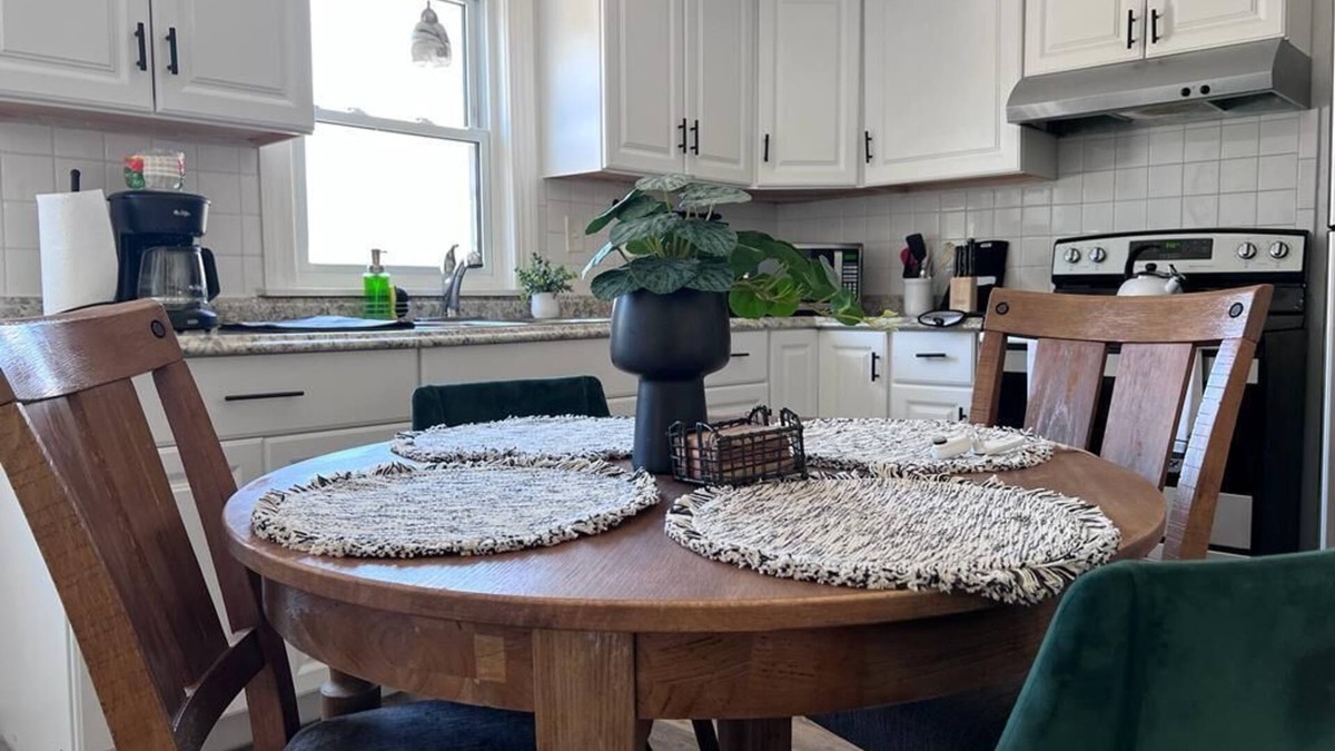 Woonsocket Apartment | The Mendon Oasis - Woonsocket