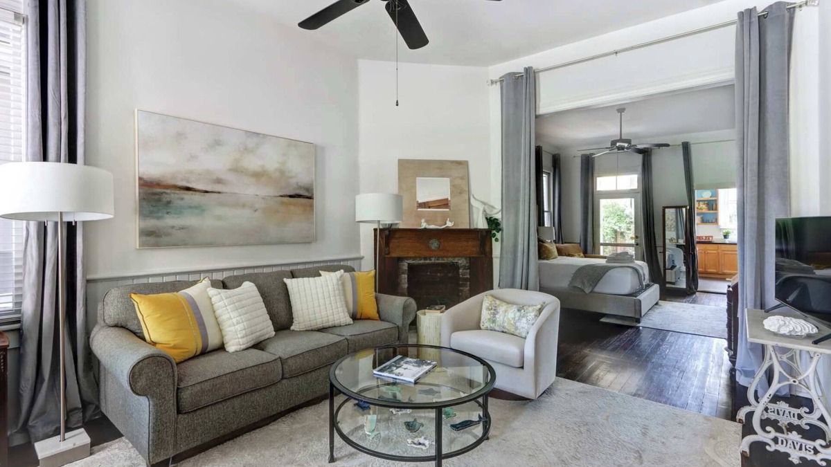 Beach Institute Apartment | The Mermaid Cove | Walk to River + Private Patio