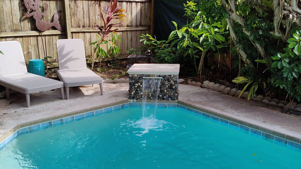 June Park House | The Mermaid Jungle House W/Private "Heated" Pool
