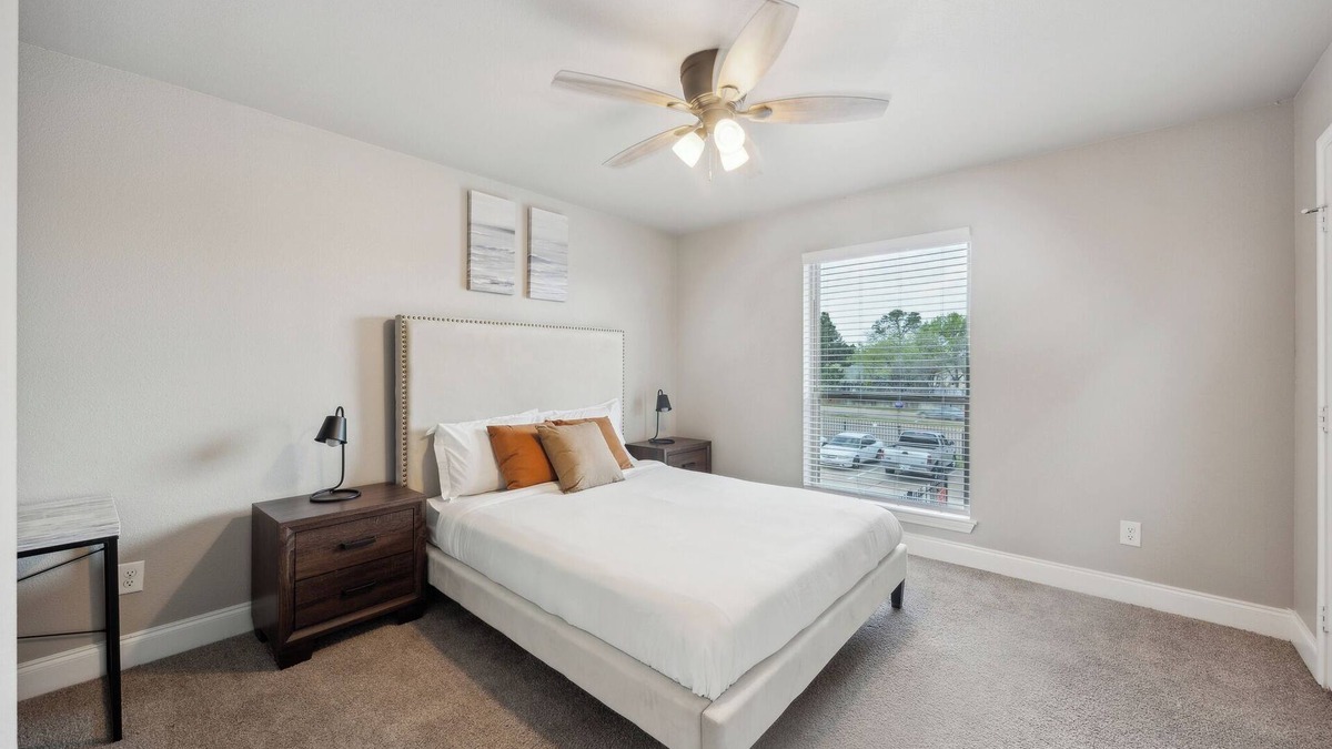 South Arlington Apartment | The Mirage 275 I Comfy 2 Bed 1.5 Bath