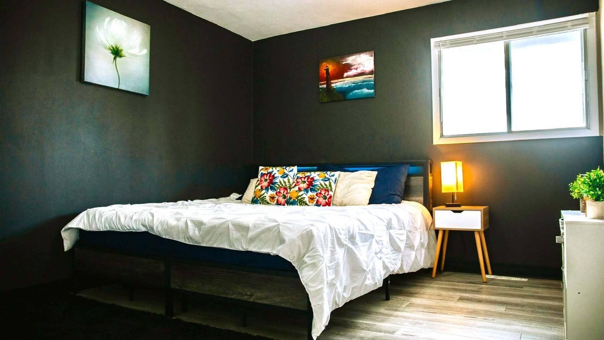Coralville Apartment | The Mirage, in beautiful Coralville with AC, WiFi. Enjoy your stay