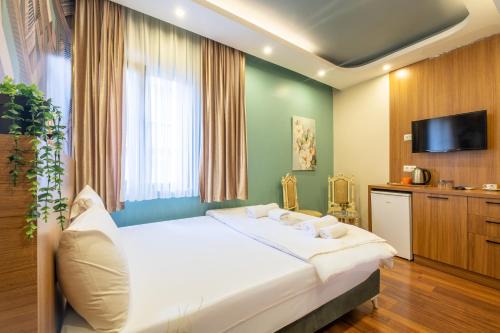 Zeytinburnu Hotel | The Molla House