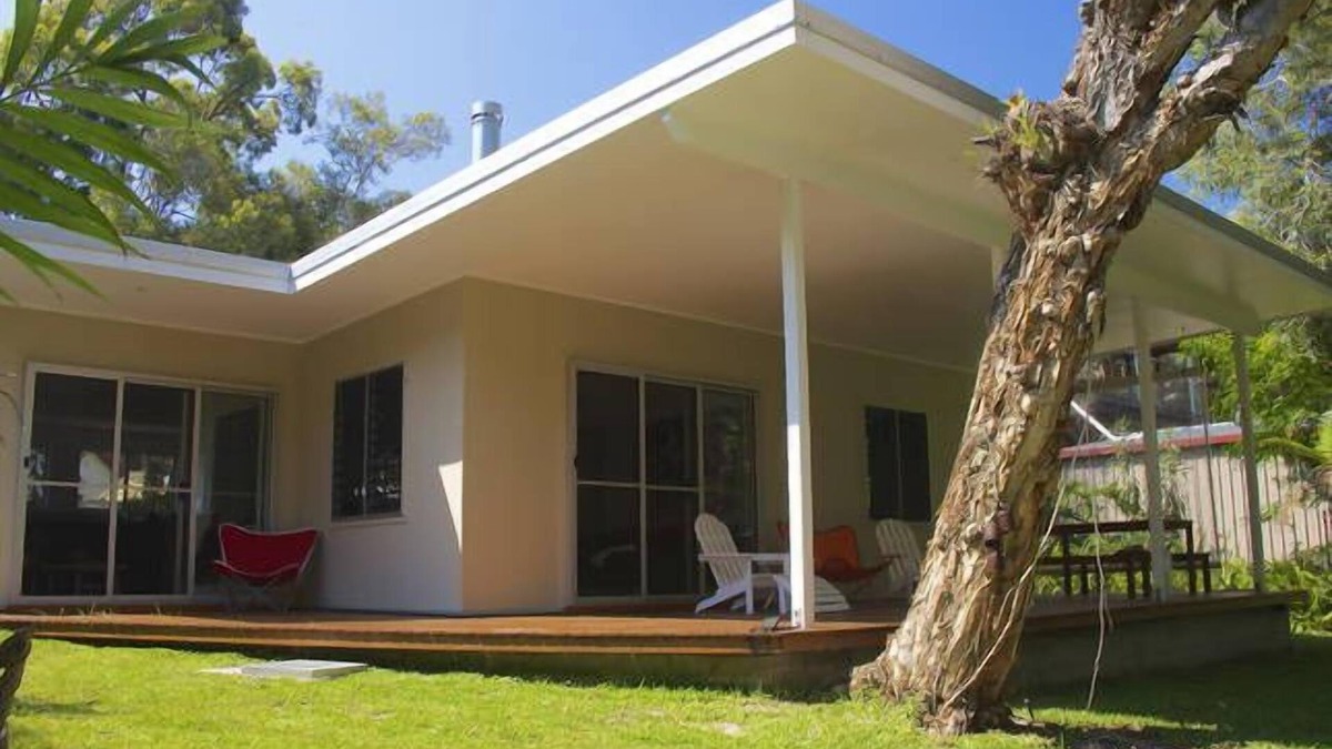 Brisbane Waterfront House | The Moreton House - located at Kooringal, Mulgumpin (Moreton Island).