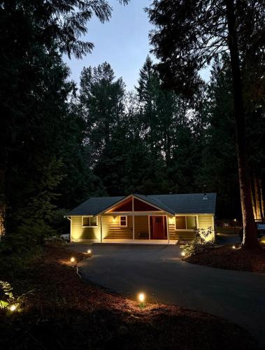 Issaquah House | The Mossy Nook A Cozy Escape in the Woods!