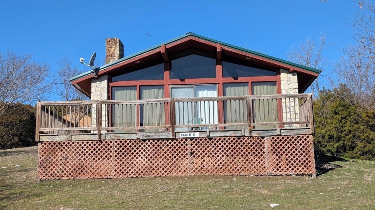 Davis Cabin | The Most Beautiful Views in Turner Falls