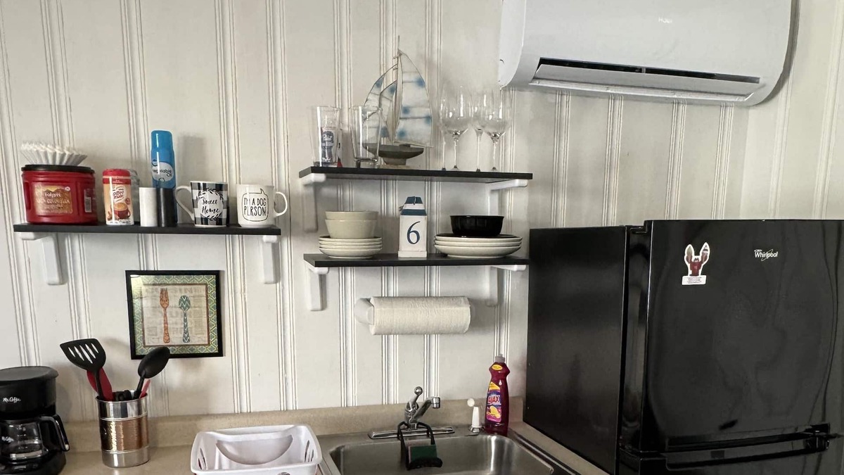 Hampton Apartment | The Motel closest to the beach! Pet Friendly! The Best Surfing!