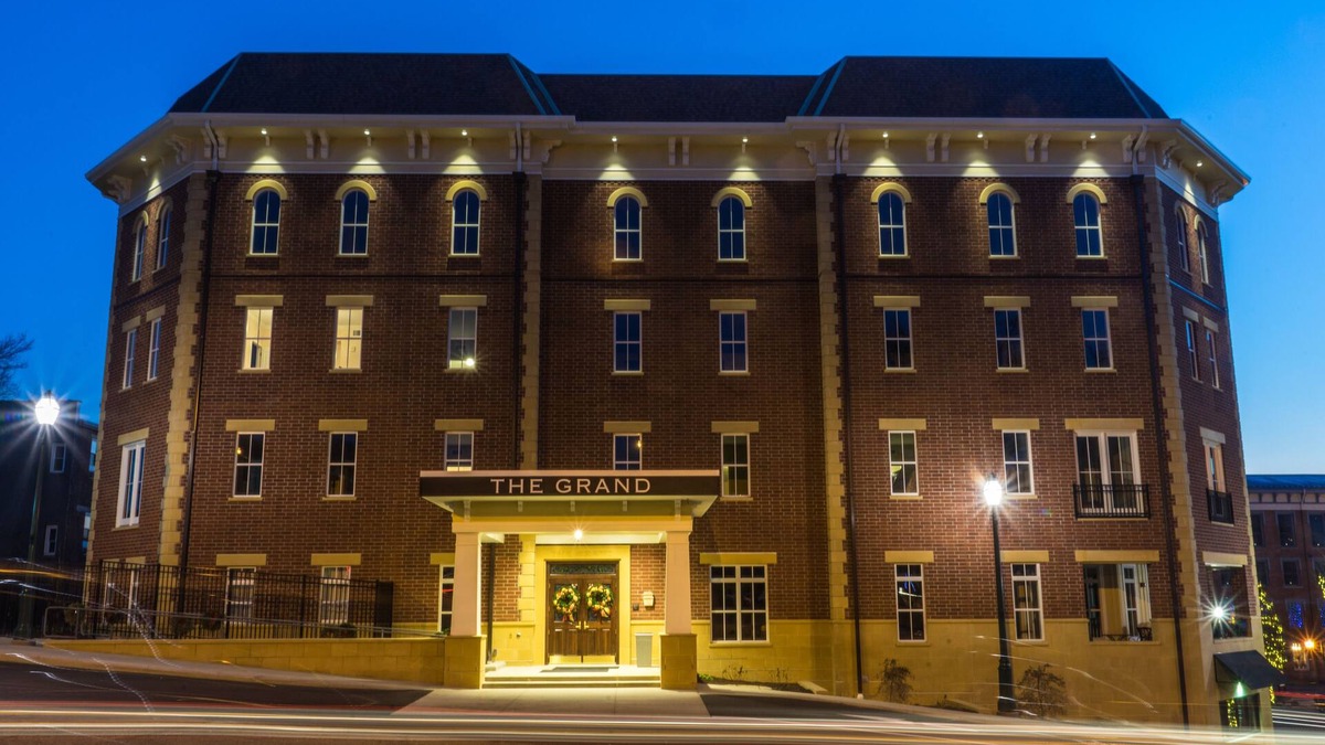 Mount Vernon Hotel | The Mount Vernon Grand Hotel