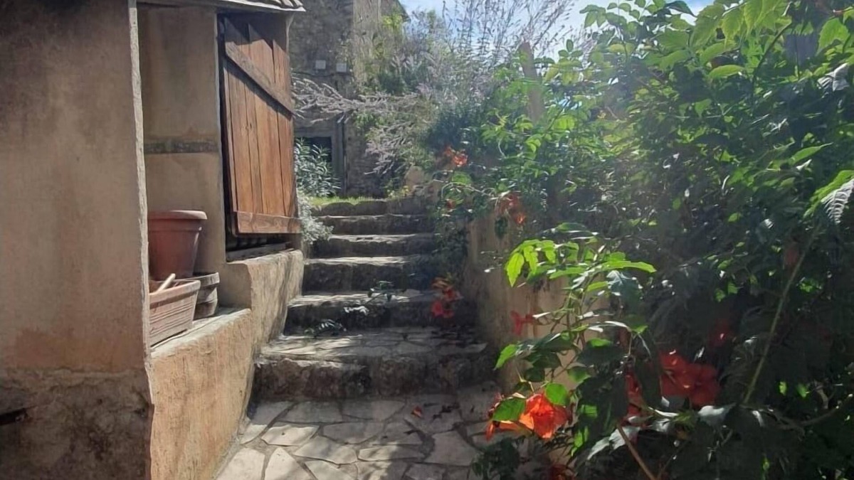 Peillon Apartment | The mountain in its history, and the sea to carry, no less!