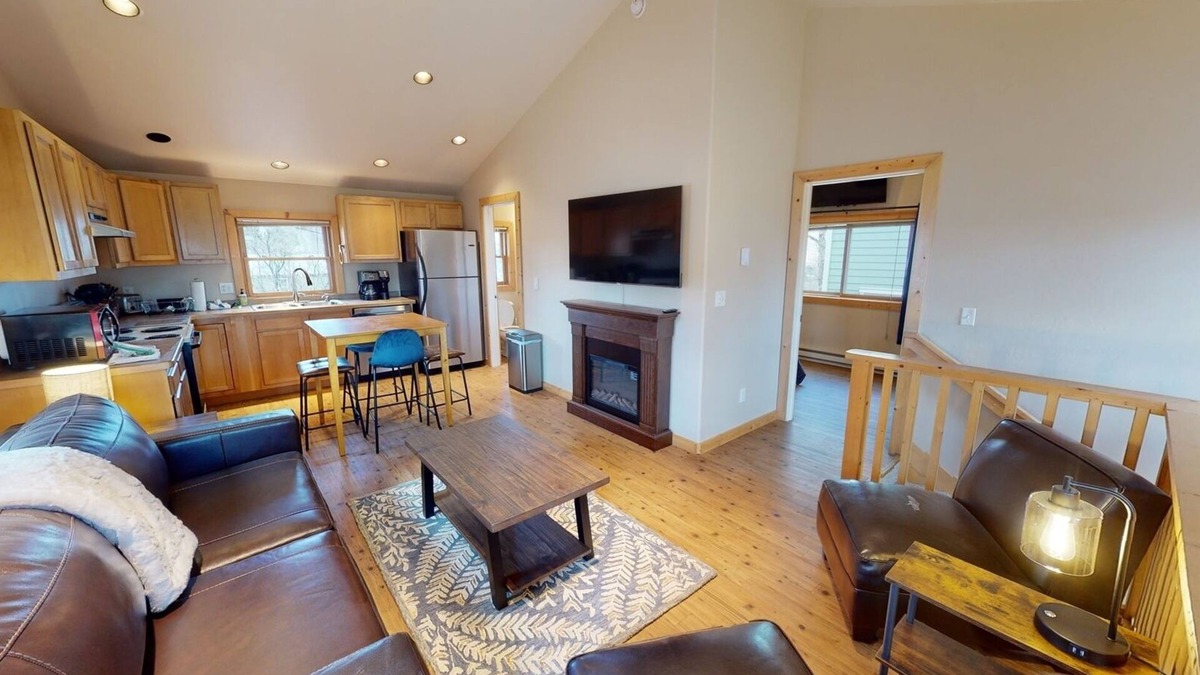 Gunnison House | The Mountaineer Apartment - Gunnison