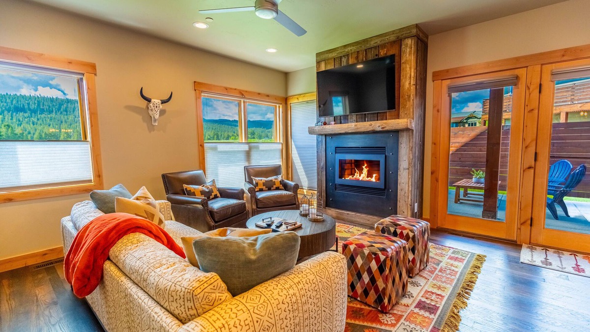 Big Sky Condo | The Mountains are calling!