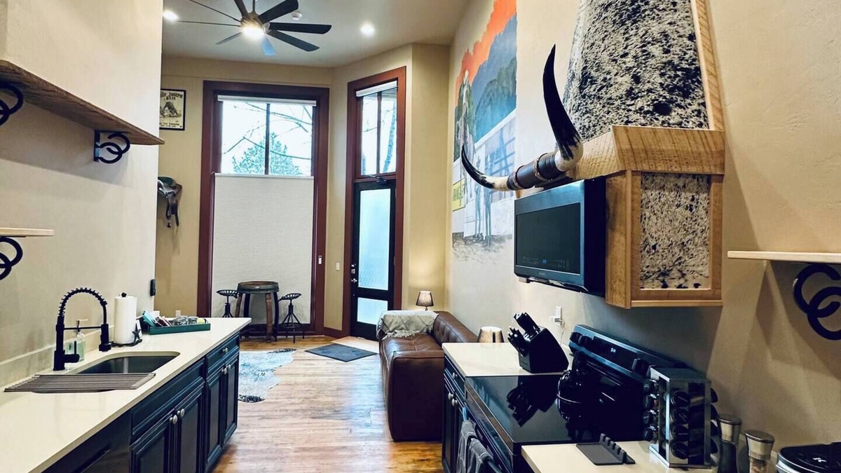 Enterprise Condo | The Mt Joseph Condo is part of the historic Litch Hotel