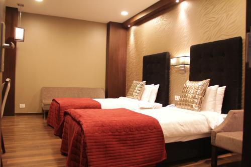 Jasola Hotel | The Nanee Suites