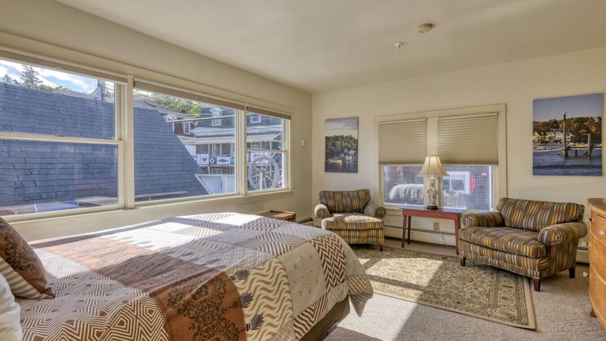 Stonington Hotel | The Nathaniel Bowditch - Inn on the Harbor