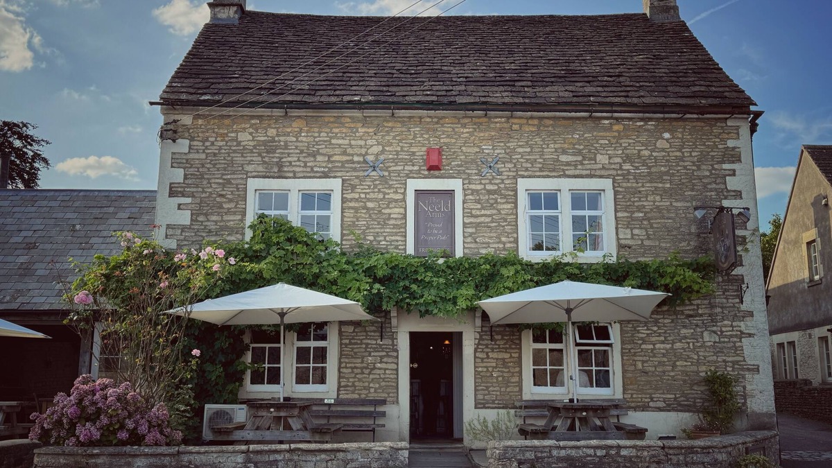 Grittleton Bed & Breakfast | The Neeld Arms