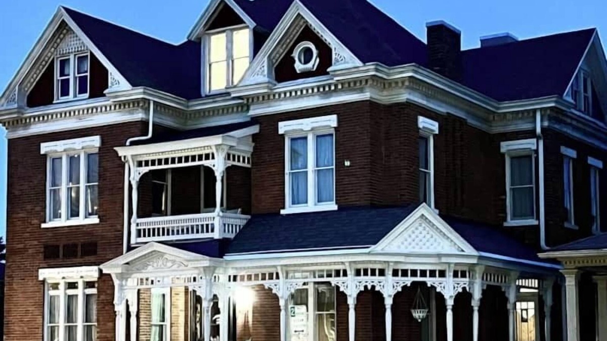 Xenia House | The Nesbitt House - Suite 144