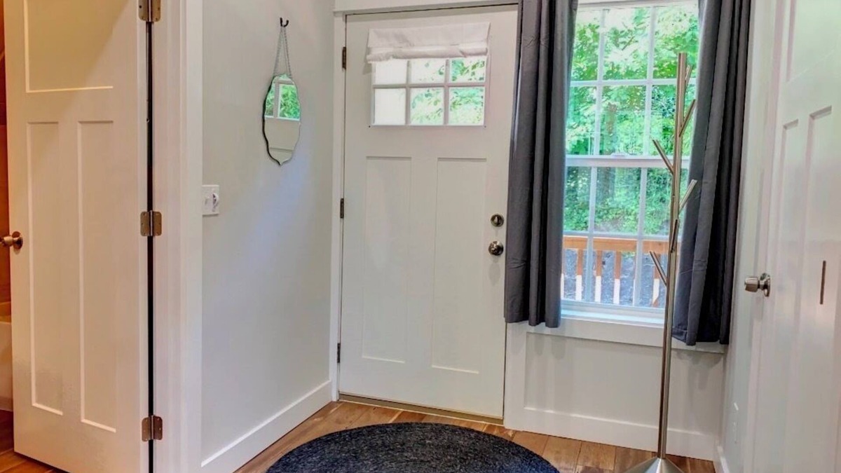 Jennings Lodge Apartment | The Nest- A Peaceful Apartment near the Willamette River