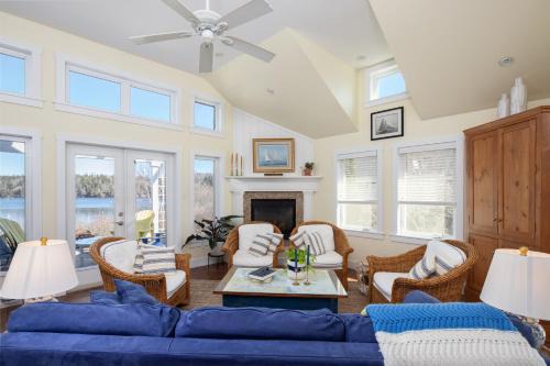 Upper Blandford House | The Nest at Deep Cove