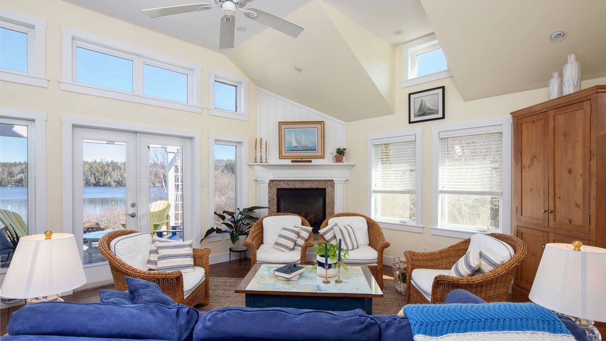 Upper Blandford House | The Nest at Deep Cove