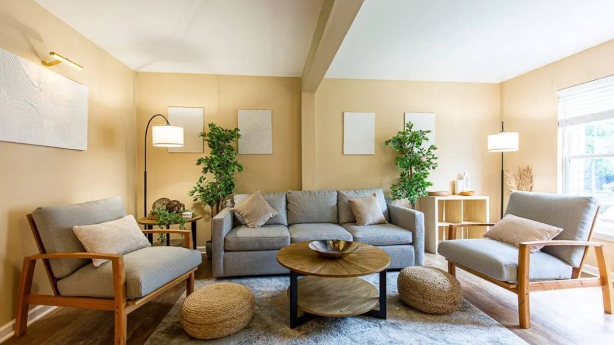 Germantown House | The Nest at Harmony Woods: Lux DC getaway + office