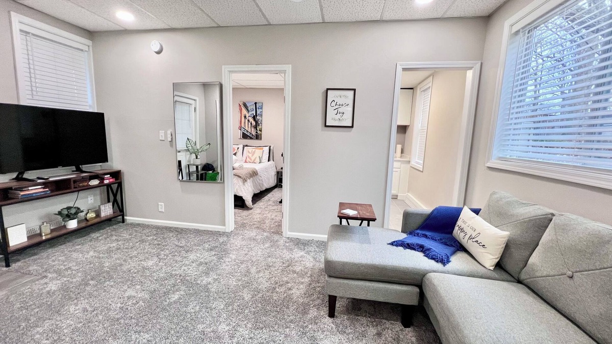 Valparaiso Apartment | The Nest- Downtown Valparaiso- Close to Valpo University Short Term Stays