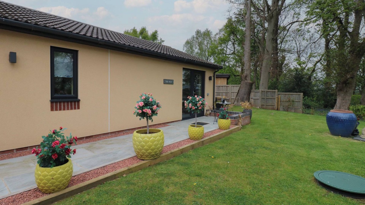 Wetheral Cottage | THE NEST, romantic, with a garden in Wetheral