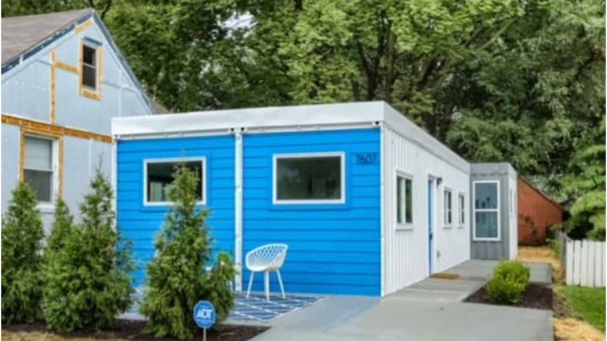Ward Parkway Other | The New Blue Container Home blocks from Waldo! Master with TV and walk-in closet