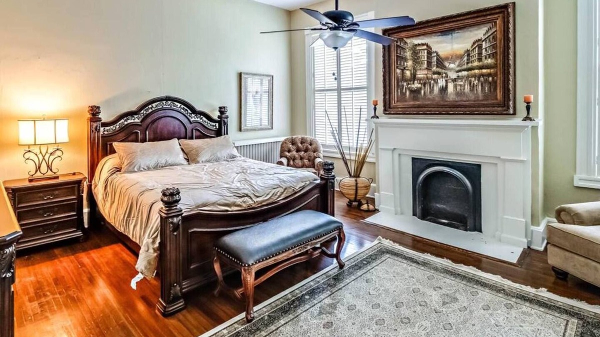 Tazewell House | The Nicketti Johnston Room