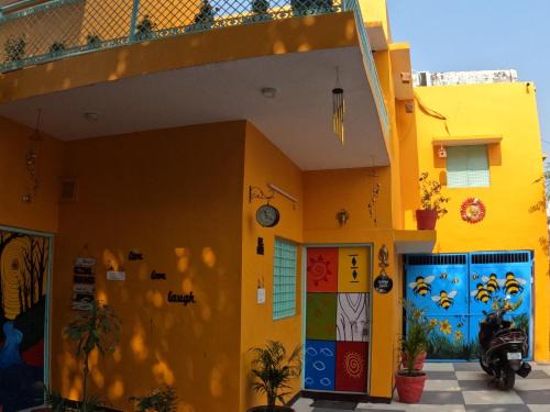 Gomti Nagar Hostel | The Nomad cave