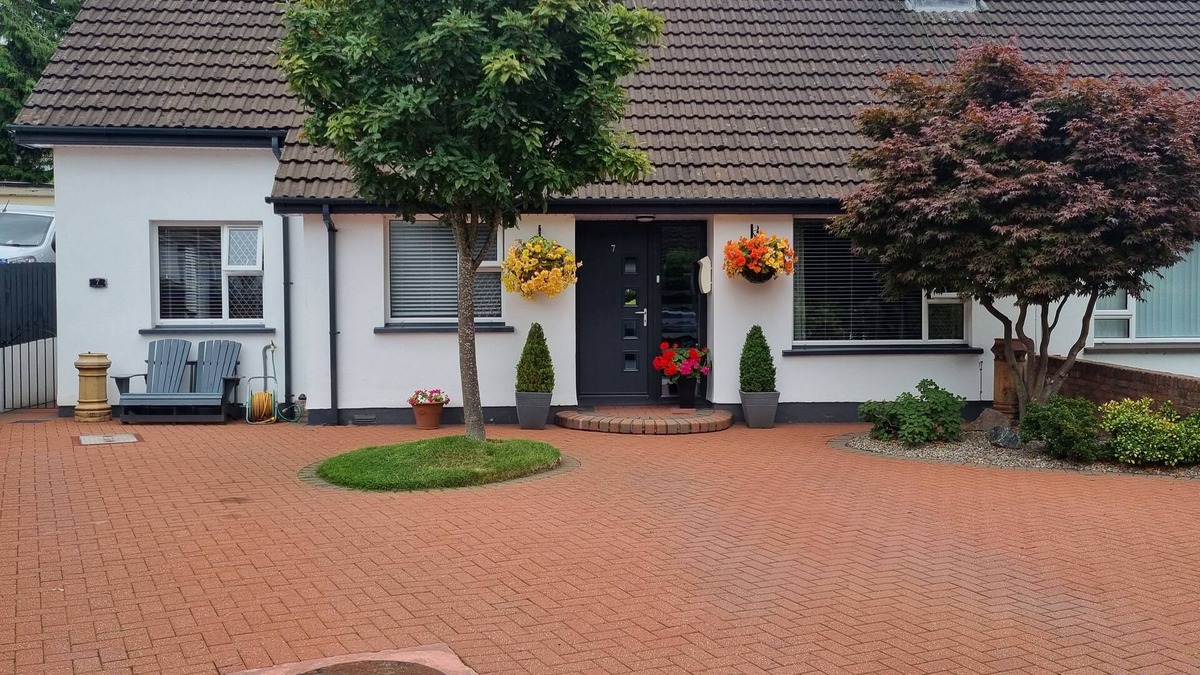 Rostrevor House | The Nook is a cosy holiday let in Rostrevor at the foot of the Mourne mountains.