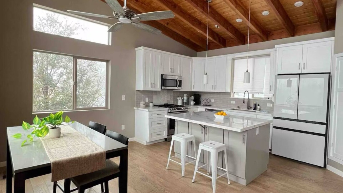 Julian House | The North Peak Retreat - Mountain Modern! Views, Gym, Pet Friendly